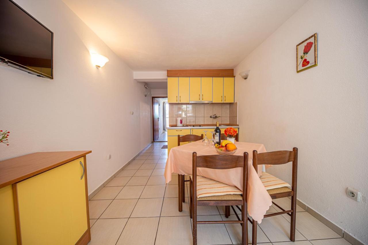 Apartment Knezevic Petrovac Екстер'єр фото