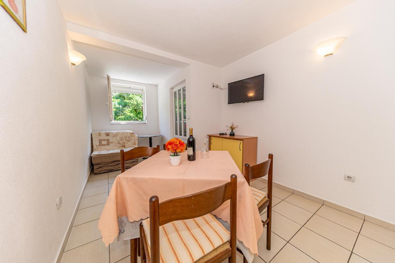 Apartment Knezevic Petrovac Екстер'єр фото