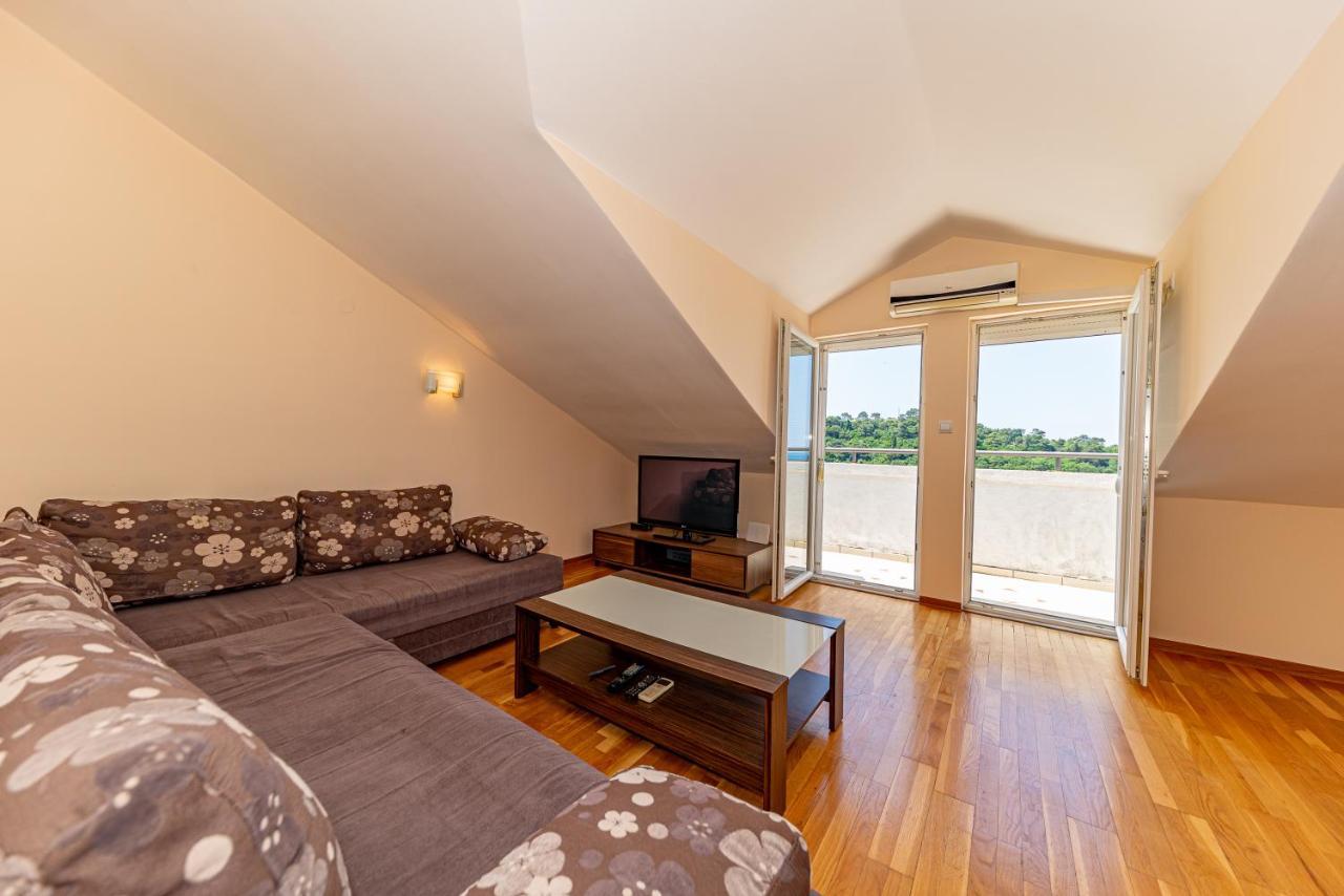 Apartment Knezevic Petrovac Екстер'єр фото