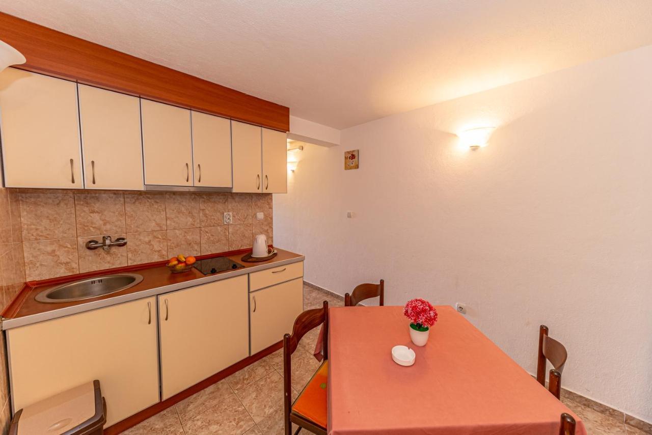 Apartment Knezevic Petrovac Екстер'єр фото