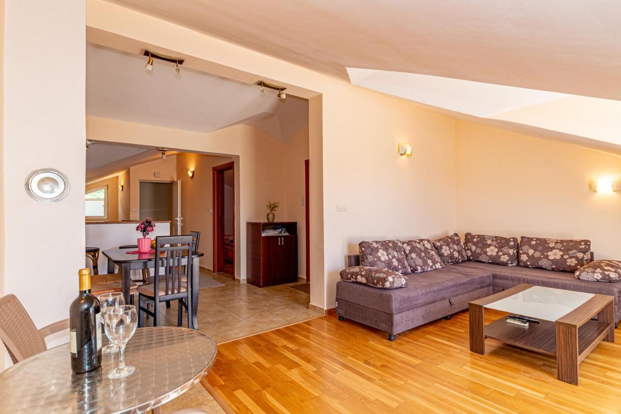 Apartment Knezevic Petrovac Екстер'єр фото