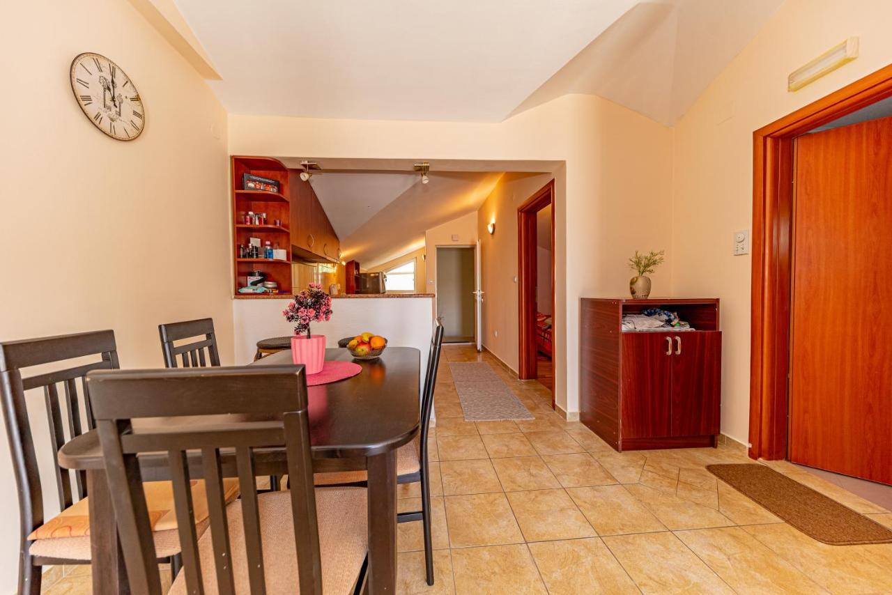 Apartment Knezevic Petrovac Екстер'єр фото